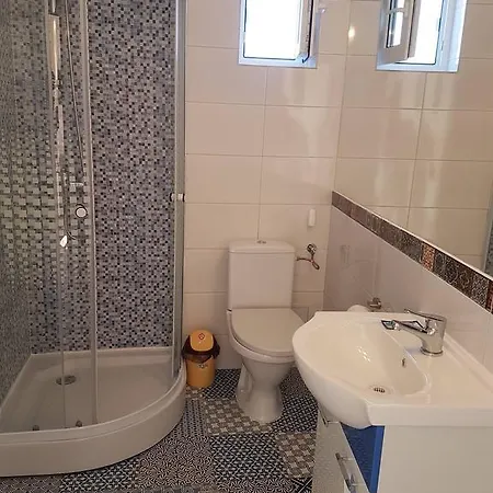 Guest house Skyroomshorezu 3*